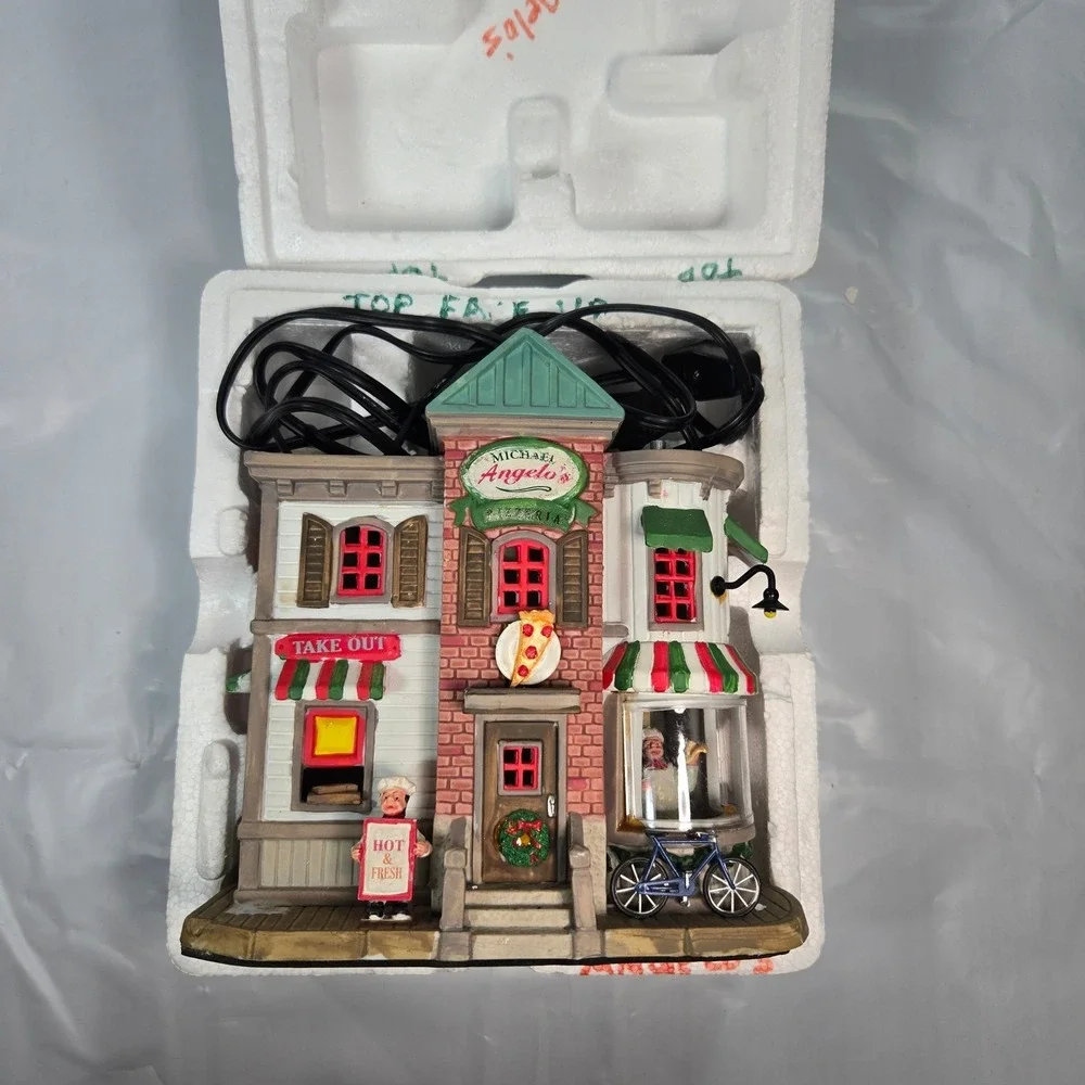 Carole Towne 2007 Michael Angelo's Pizzeria Christmas Village Light Up Building